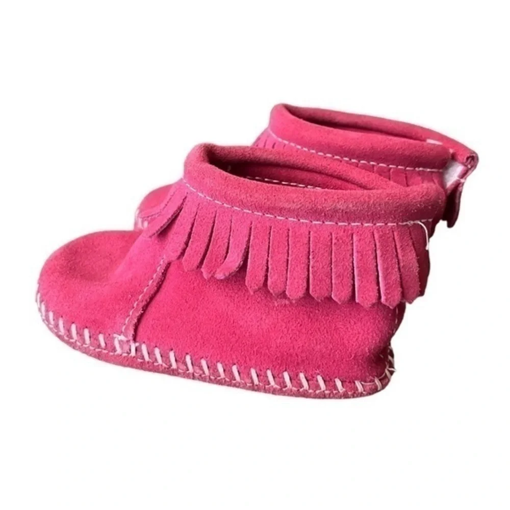 Infant Minnetonka moccasins for girls, size 5
